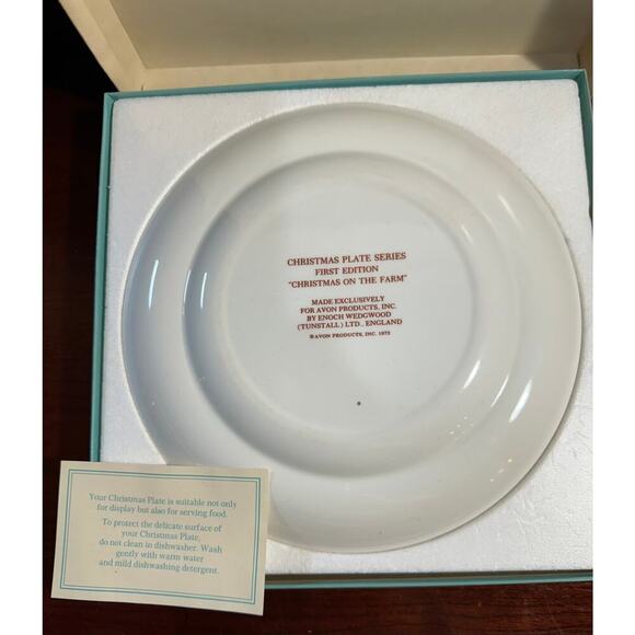 First Edition 1973 Christmas On The Farm Display Plate By Wedgewood For Avon - Picture 4 of 9